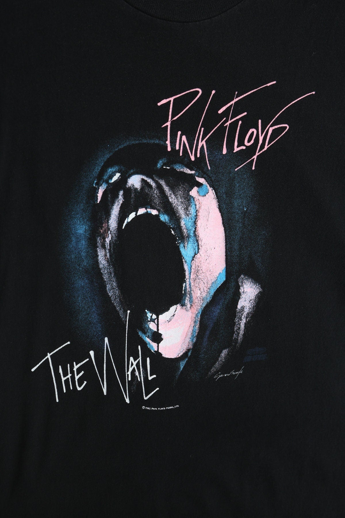 1982 Pink Floyd "The Wall" Band T-Shirt